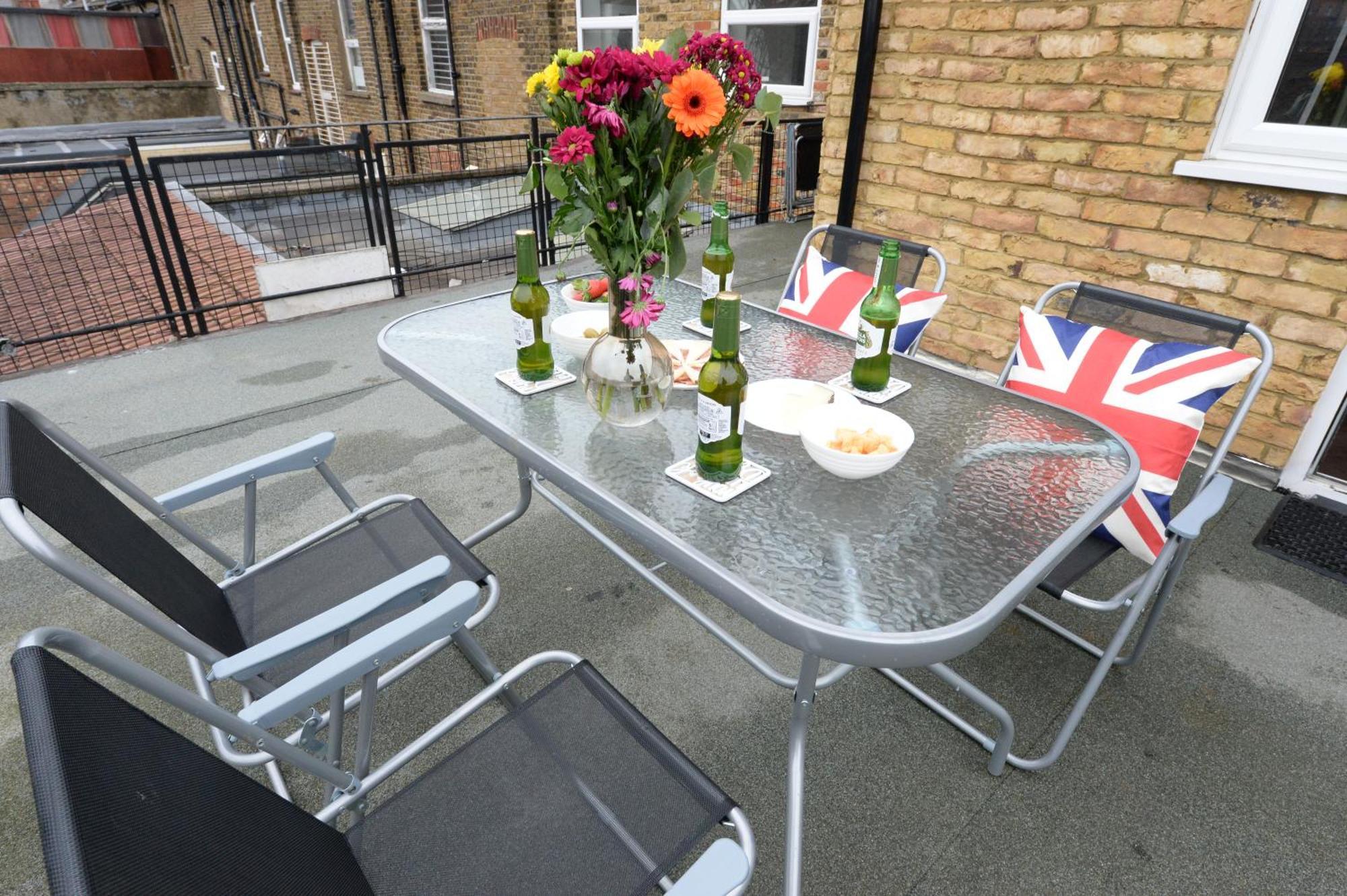 2 Bedroom Flat In Wood Green Piccadilly Line Λονδίνο Εξωτερικό φωτογραφία